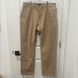 UNTUCKit Men's Classic Khaki Chinos, Size 33x32